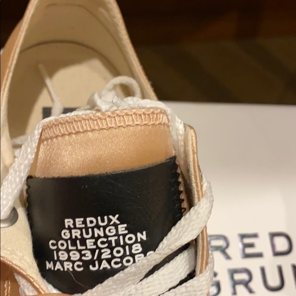 NIB Auth Marc Jacobs Low Top Sneaker - Picture 8 of 16